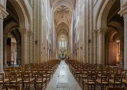 Nave da Catedral de Senlis (1153-1191)