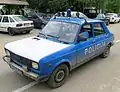 Carro de patrulha Zastava Yugo Skala 55C da polícia sérvia.