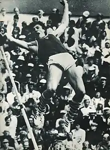 Sergey Bubka saltando em Helsinque.