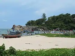 Vista de uma praia no distrito.