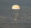 Soyuz TMA-9 pousa no Casaquistão encerrando a Expedição 14.