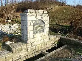 Monumento aos mortos em Pinosava