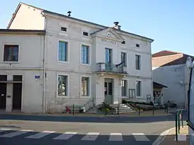 A mairie de Saint-Pardoux-la-Rivière