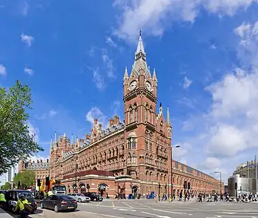 Fachada da estação St. Pancras Internacional