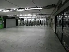 Interior da estação.