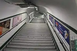 Escadas da estação.