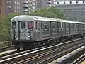 Trem do modelo R62A cruzando um trecho da IRT Broadway - Seventh Avenue Line.