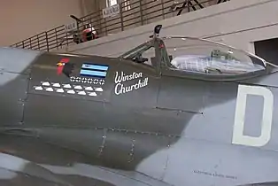 Supermarine Spitfire Mk XVI com marcas de abate representando carros de combate, 2010