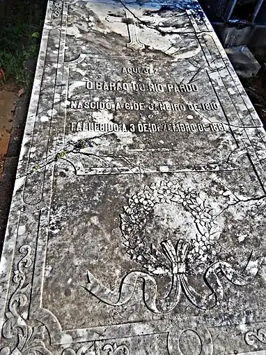 Túmulo do Barão do Rio Pardo no Cemitério de Piacatuba, distrito de Leopoldina MG