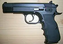 Tanfoglio T95 Combat/EAA Witness 9&nbsp;mm com acabamento azulado.