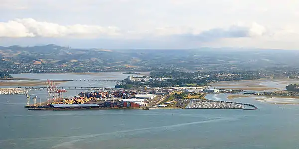 Porto de Tauranga, um dos pólos económicos da região.