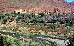 Vista da Mesquita de Tinmel, da aldeia de Ifouriren e do Uádi de Nefis