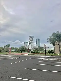 Torres Center Shopping, vistas do estacionamento do Centro Administrativo (Prefeitura), Zona Leste de Uberlândia