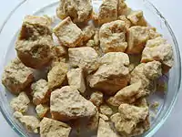 Pedaços de TNT para explosivos