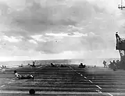 Vista do convés de voo do Langley em Formosa, em 14 de outubro de 1944.