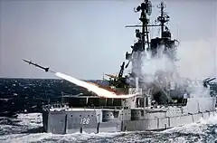 Modelo inicial sendo lançado em teste do USS Mississippi