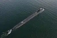 O USS North Dakota na superfície.