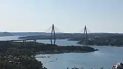 A ponte de Uddevalla sobre o fiorde Byfjorden