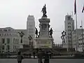 Monumento a los Héroes de Iquique na Plaza Sotomayor