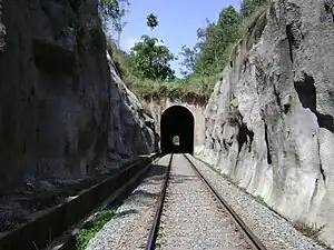 Túnel 27 da Variante do Parateí, em Mogi das Cruzes/SP.