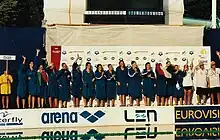 A equipe italiana de polo aquático com a medalha de ouro após a final no Campeonato Europeu de 2003 em Liubliana, Eslovênia