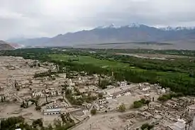 Parte da aldeia vista do Mosteiro de Thiksey