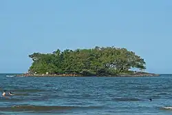 Ilha das Cabras vista da Praia Central.