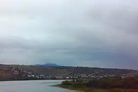 O rio Doce com a cidade em segundo plano
