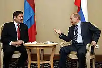 Nambaryn Enkhbayar com Vladimir Putin em 2005.