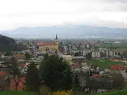 Vista de Vojnik com Celje ao fundo