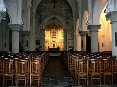 Dentro da igreja de Saint-Lambert.