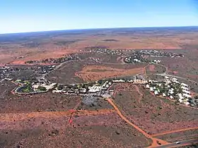 Vista aérea de Yulara em 2004