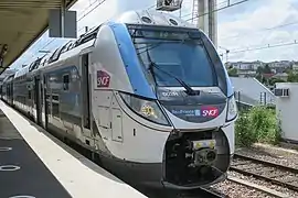 Um trem Z 57000 em junho de 2020 partindo para Juvisy.