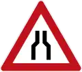 sich beidseitig verengende Fahrbahn (symbolisiert durch den Fahrbahnrand in Aufsicht)